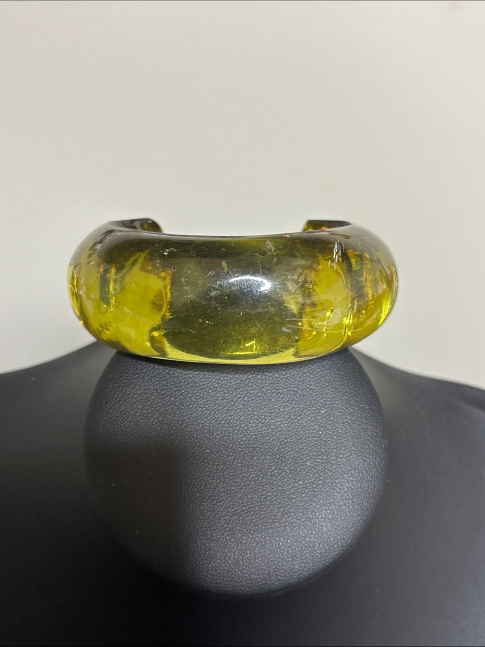 Y2K Retro Yellow Resin Cuff Bracelet - Women Jewelry